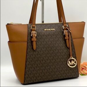 MICHAEL KORS CHARLOTTE LG TZ TOTE BROWN